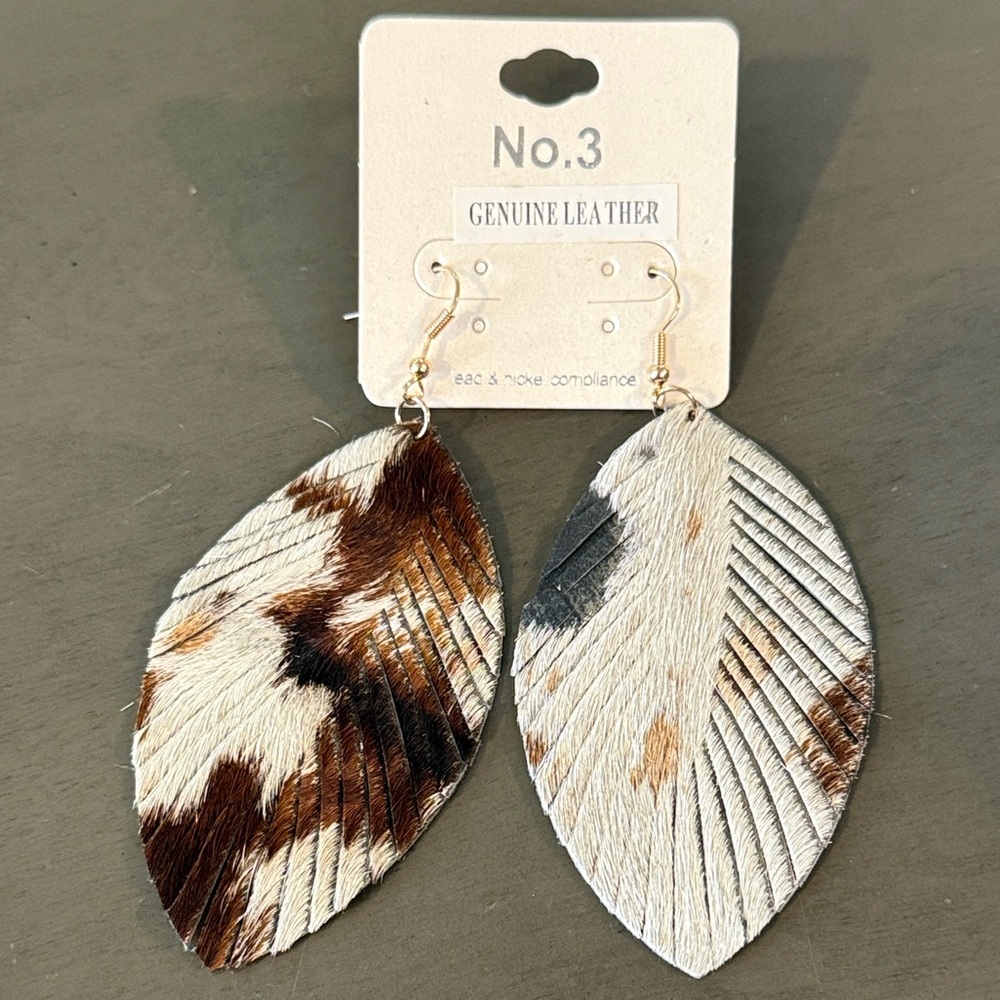 🌻 No. 3 “Genuine Leather” Feather Look Dangle Earrings